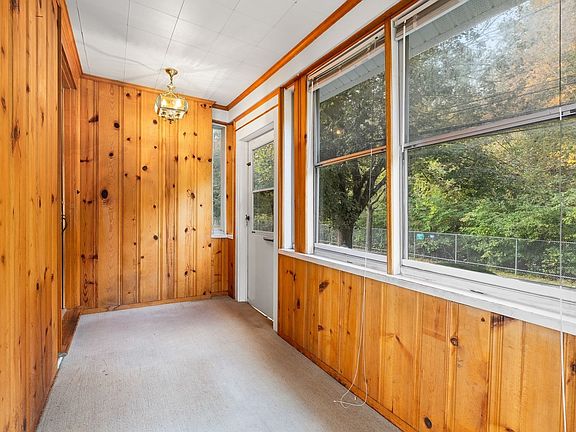 4th image of 126 Belmont St