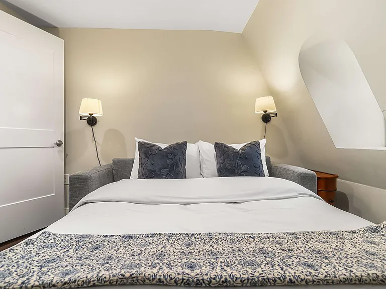 327 E Capitol St SE #2 — Photo 41