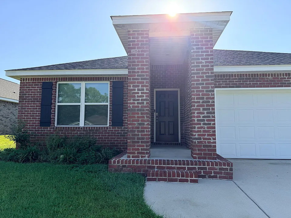 2551 Arbordale Loop