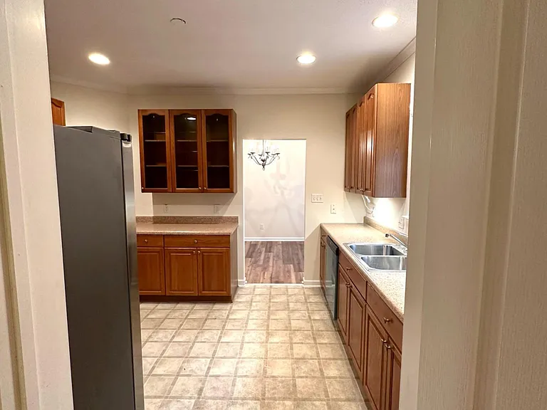 205 Shelton St — Photo 14