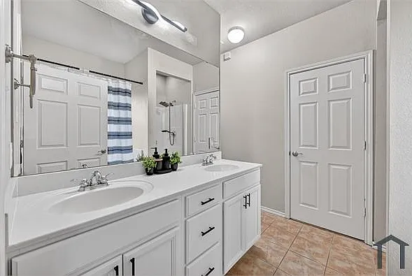 154B Castleridge Dr #B — Photo 13