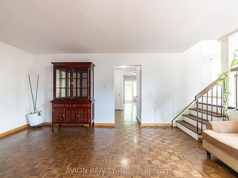 241 Weldrick Rd W — Photo 20