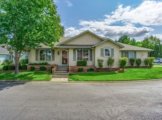 3529 South Village Dr, Medford, OR