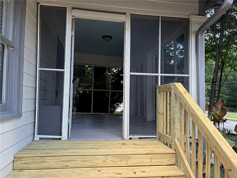 1786 Linwood Ave — Photo 3