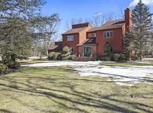 542 Line Rd, Holmdel, NJ 07733