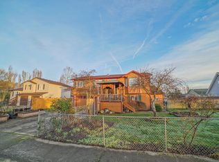 232 Valley View Dr, Pacific, WA 98047