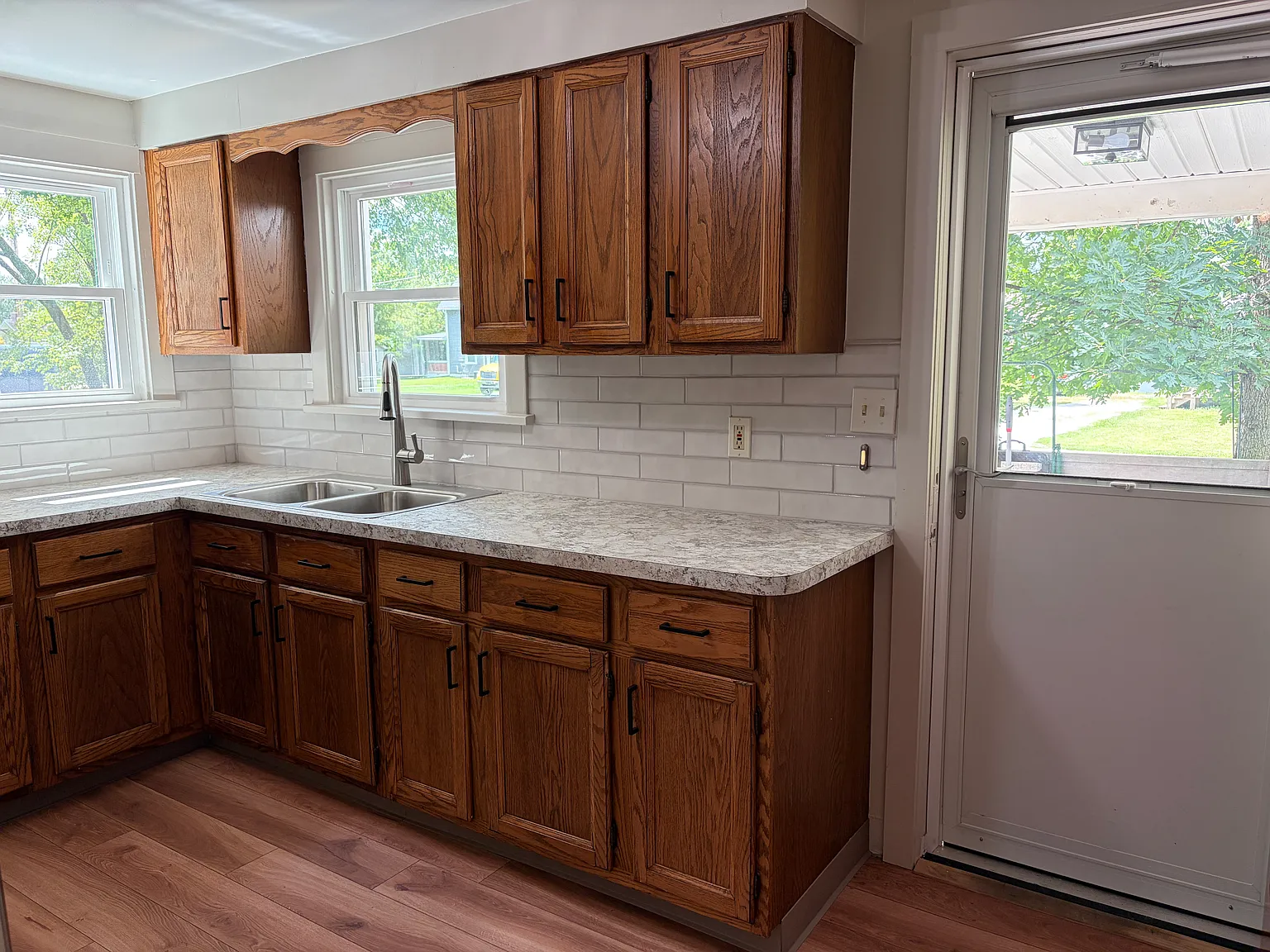 3 bed, 1194 sqft, $2,100 — Photo 4