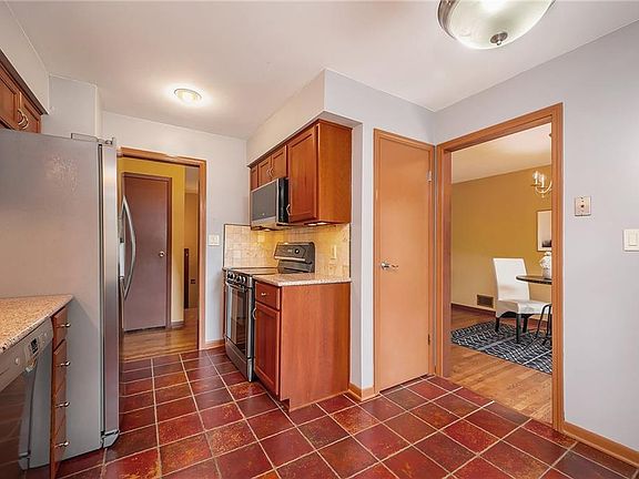 5th image of 9025 Knox Ln