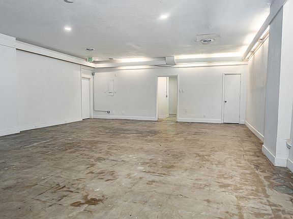 3rd image of 5424 S Puget Sound Ave