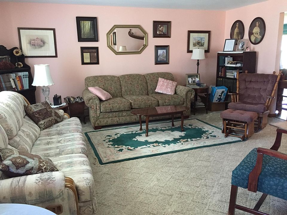 2nd image of 404 Westview Pl