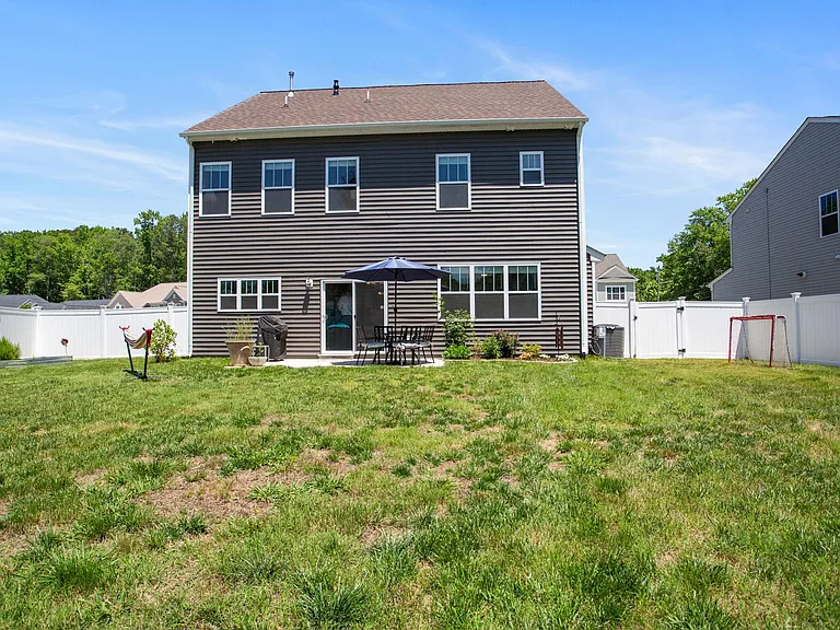121 Bellflower Ln — Photo 27