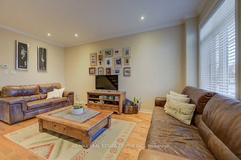 4 bed, $3,100 — Photo 4