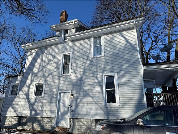 2nd image of 1026 Marion Pl