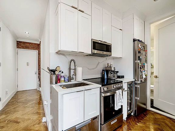 4th image of 162 W 13th St APT 32
