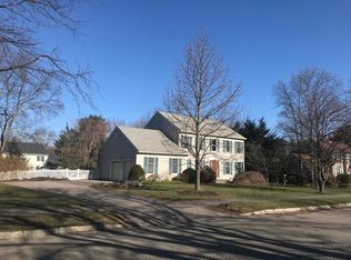 8 Charles River Dr, Franklin, MA 02038