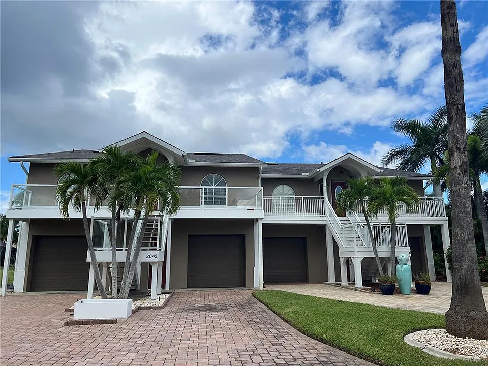 2042 Matecumbe Key Rd