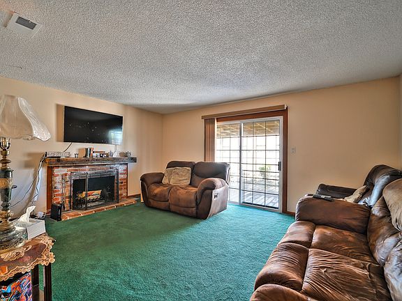 2nd image of 15 Lena Dr