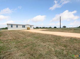 1287 County Road 402, Flatonia, TX 78941