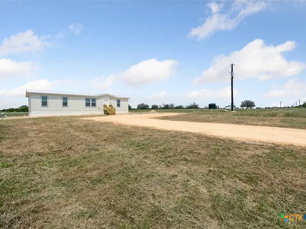 1287 County Road 402, Flatonia, TX 78941