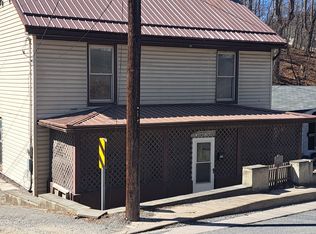 444 S Laurel Ave #1-1/2, Berkeley Springs, WV 25411