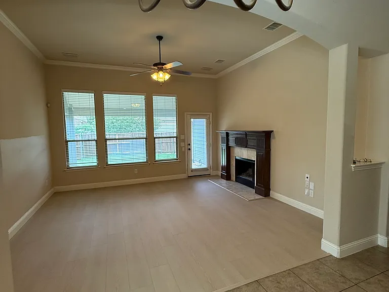 2701 Westpoint Dr — Photo 9