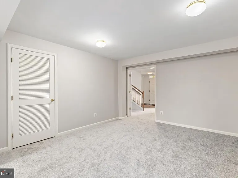 13700 Barksdale Dr — Photo 10
