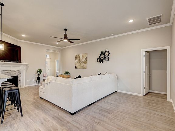 4th image of 4409 Wind Haven Dr