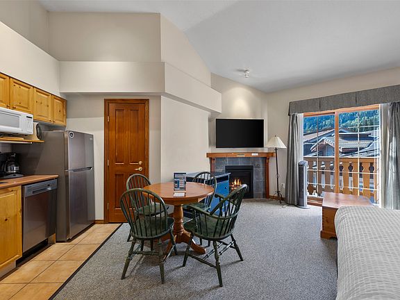 2nd image of 3170 Creekside Way #415