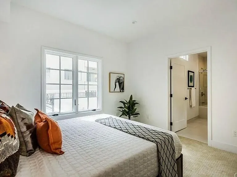 288 S Oakland Ave #111 — Photo 6