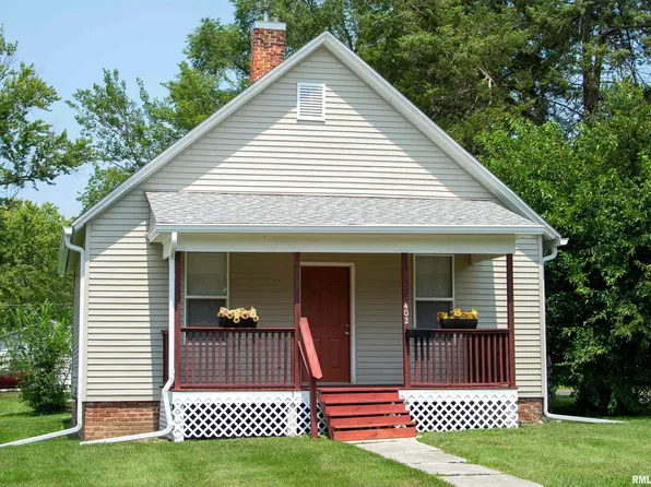 402 W McDonough St, Macomb, IL 61455