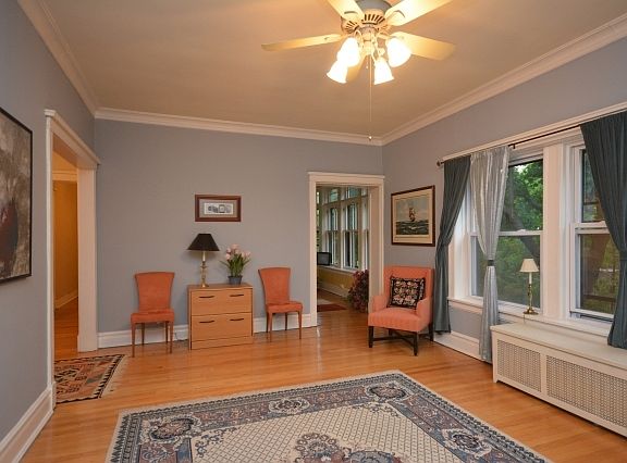 2nd image of 701 W Buena Ave #2