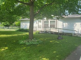513 Edward St, Algonac, MI