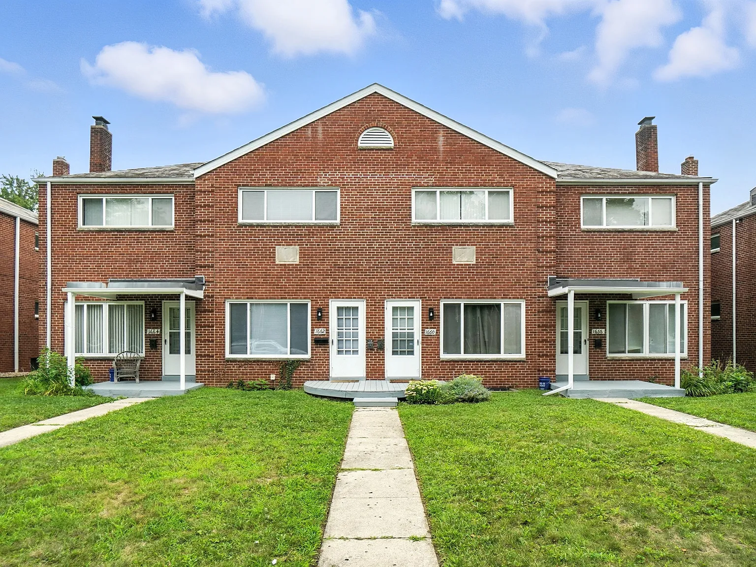 2 bed, 1400 sqft, $1,900 — Photo 1