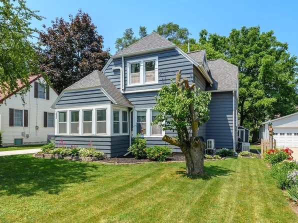 3022 Whittier Dr, Kalamazoo, MI 49001