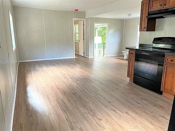 3rd image of 4130 Ernest Dr