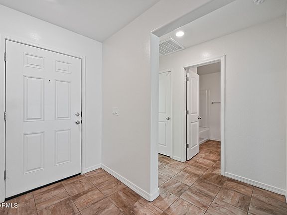 3rd image of 17404 W Molly Ln