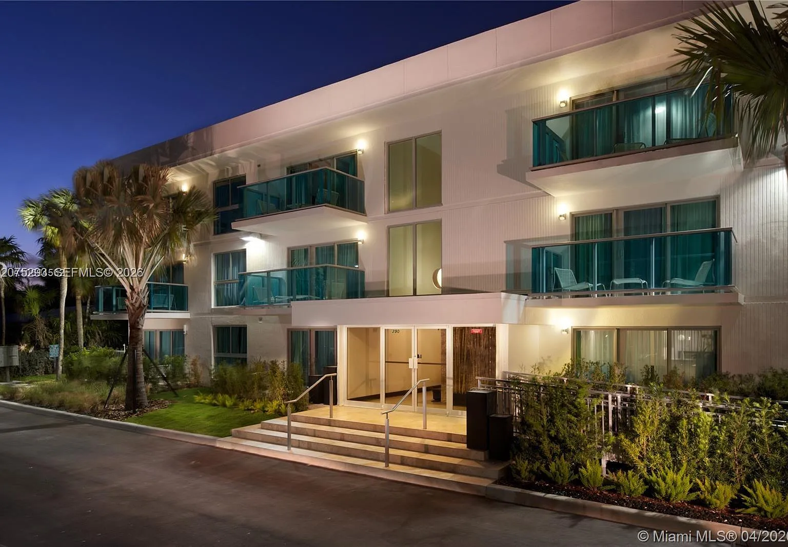Bal Harbour Resub — Photo 4