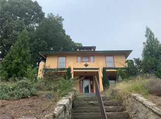 402 Corona St, Winston Salem, NC 27103