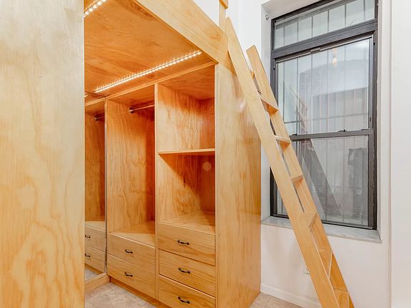 4th image of 8 W 119th St APT 3
