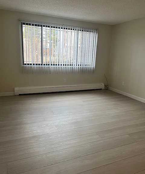 Orchard Glen Apartments — Photo 13