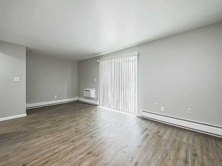 149 Huronview Ct — Photo 4
