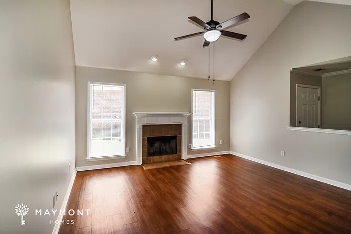 3 bed, 2.0 bath, 1467 sqft, $1,795 — Photo 3