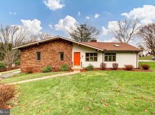 2115 Southbrook Dr, York, PA 17403