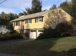 13 Saddle Rock Dr, Poughkeepsie, NY 12603