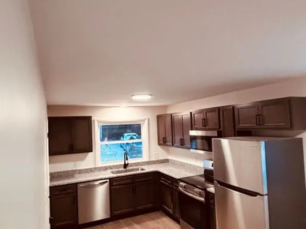 42 Young Ave, New York Mills, NY 13417