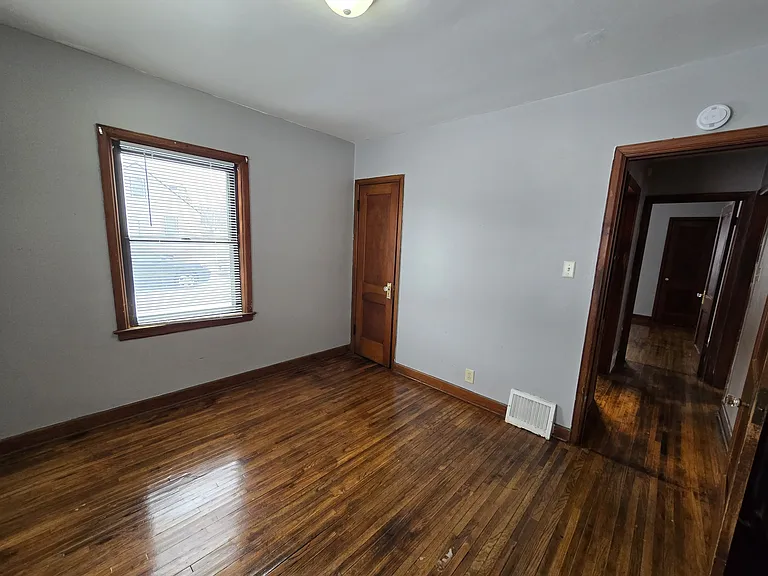 401 Charles St — Photo 13