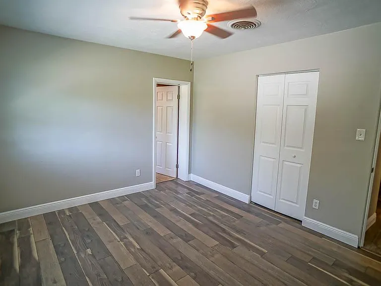 1881 Windsor Dr — Photo 20