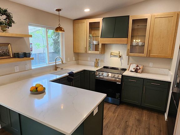 4th image of 208 S Riverwood Ct