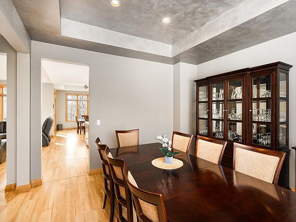 4th image of 4966 Greystone St
