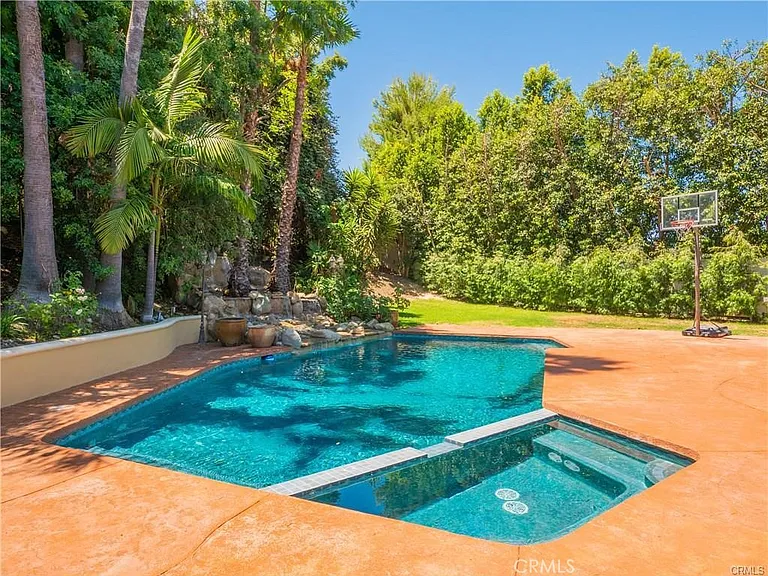 16545 Park Lane Cir — Photo 38